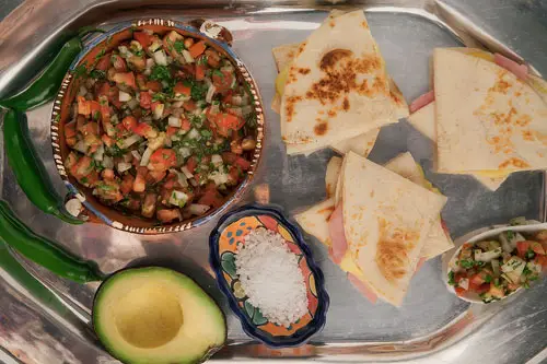 Sincronizadas with pico de gallo salsa